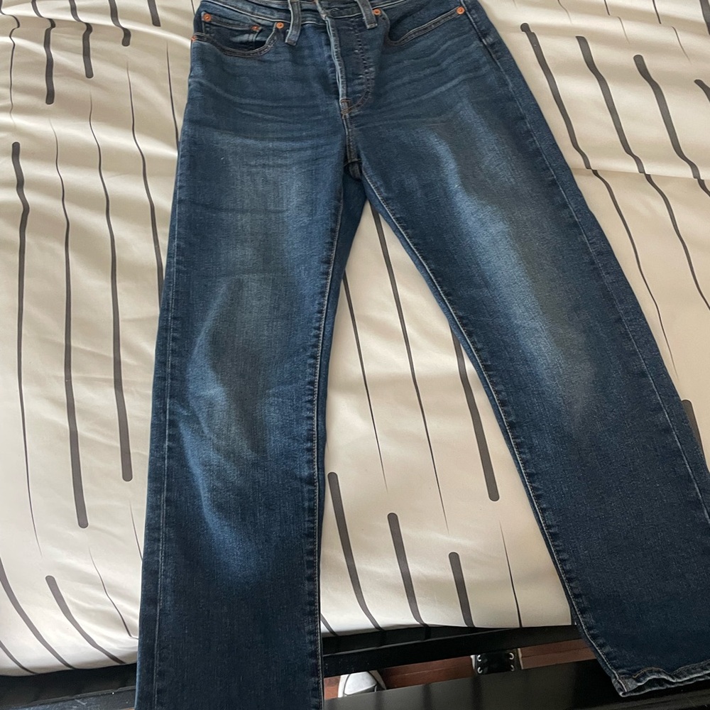 Levi’s wedgie straight leg jeans
